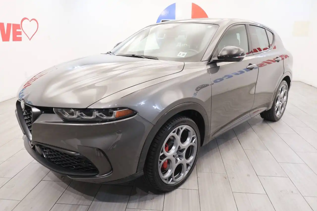 2024 Alfa Romeo Tonale Veloce's photo