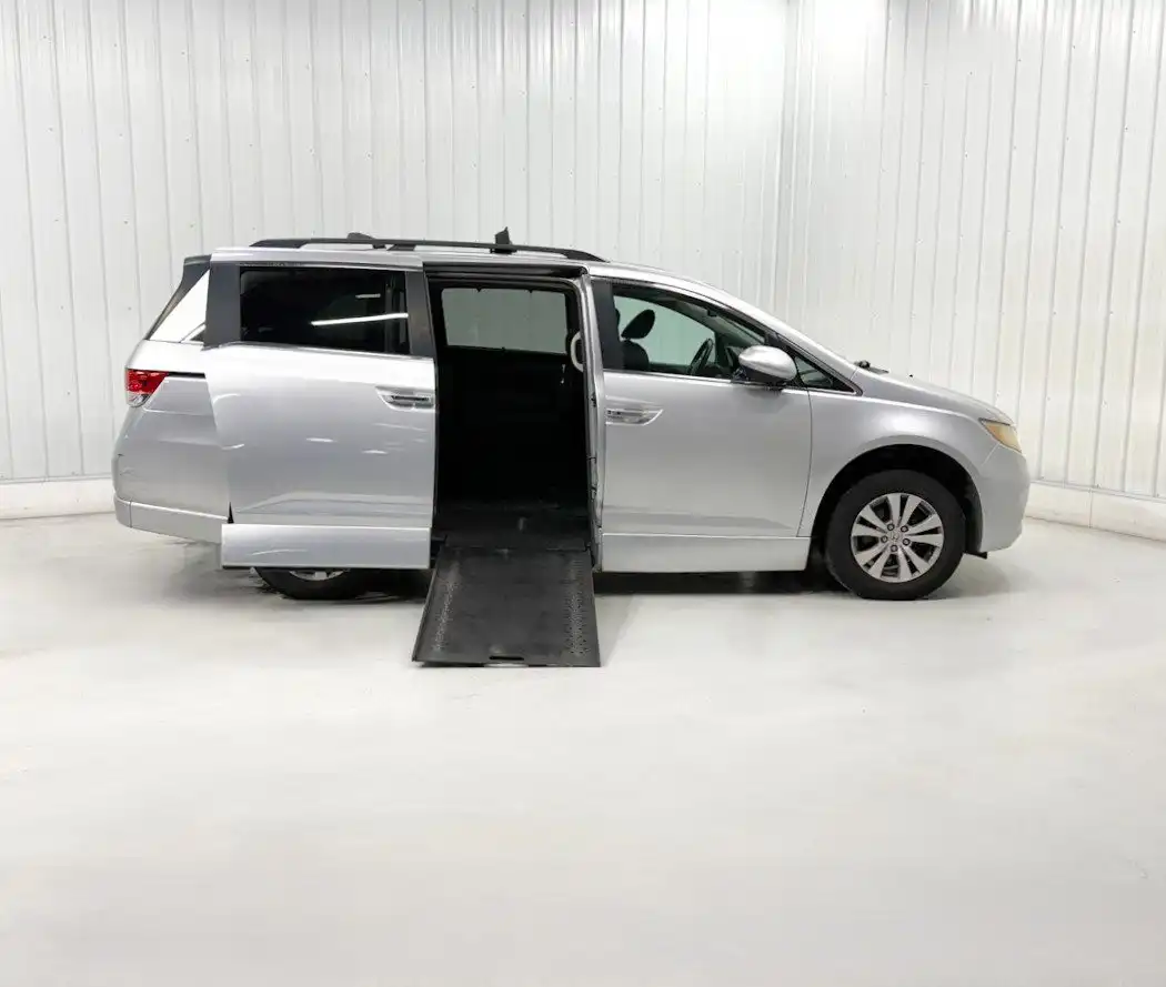 2014 Honda Odyssey EX-L's photo