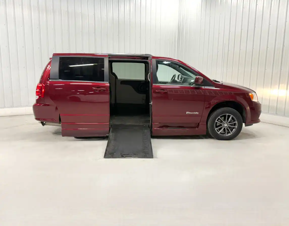 2019 Dodge Grand Caravan SXT's photo