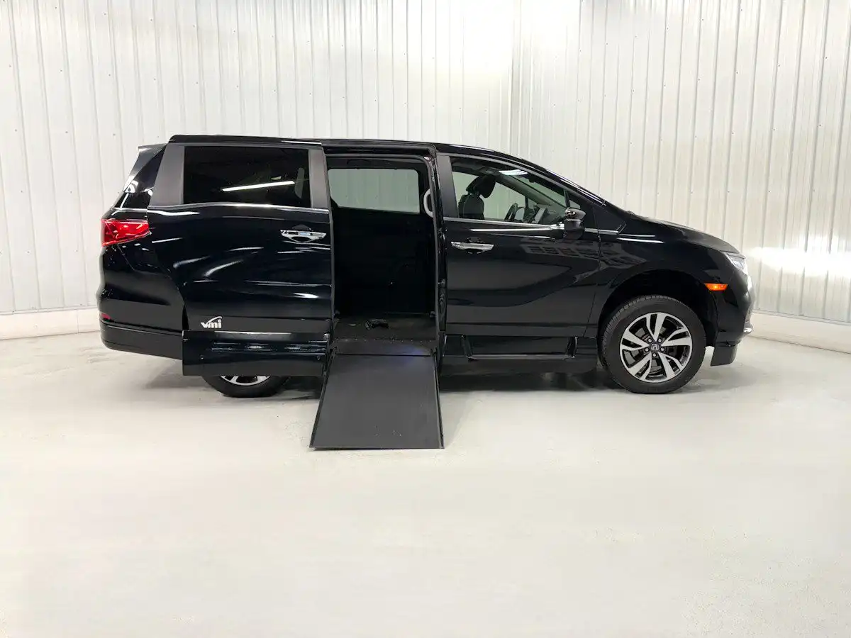 2021 Honda Odyssey Touring's photo