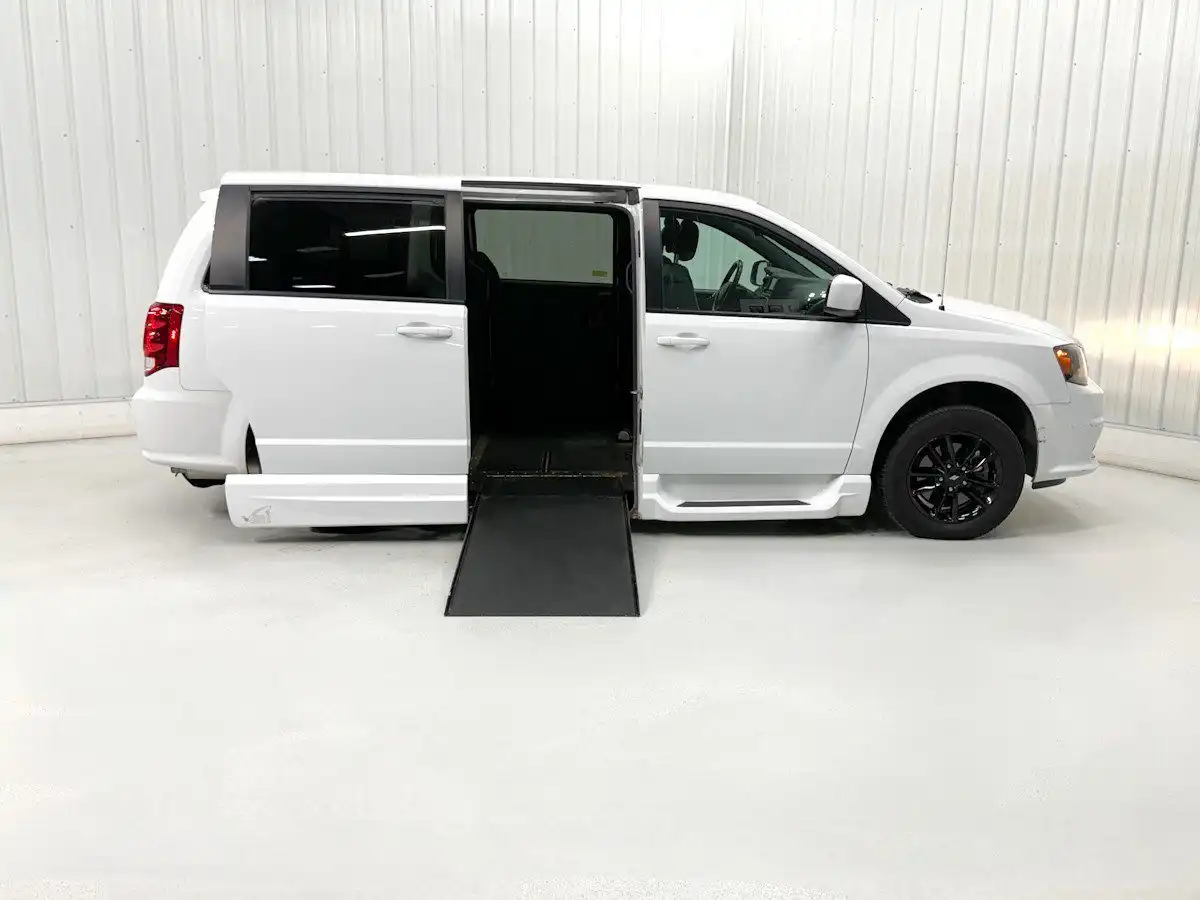 2019 Dodge Grand Caravan SXT's photo