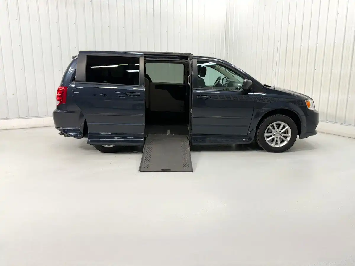 2014 Dodge Grand Caravan SXT's photo