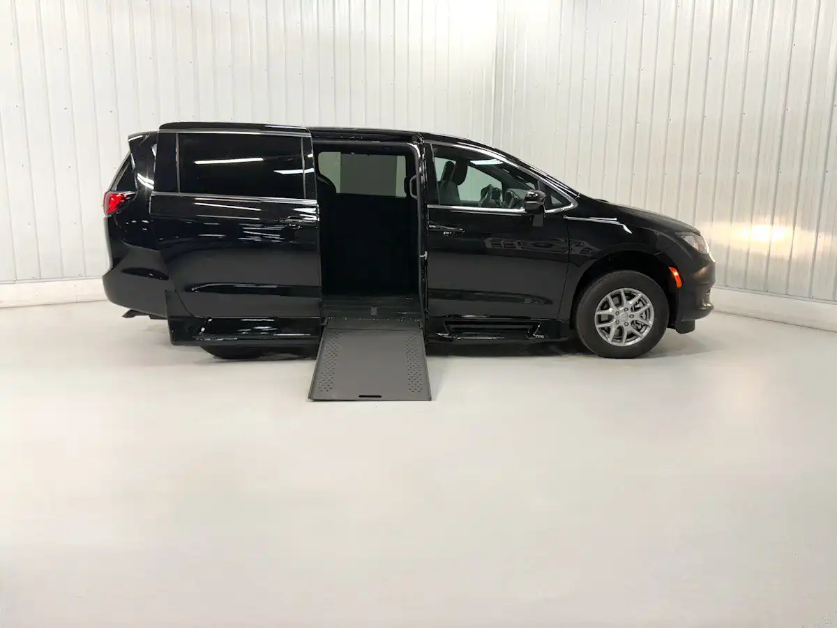2026 Chrysler Voyager LX's photo