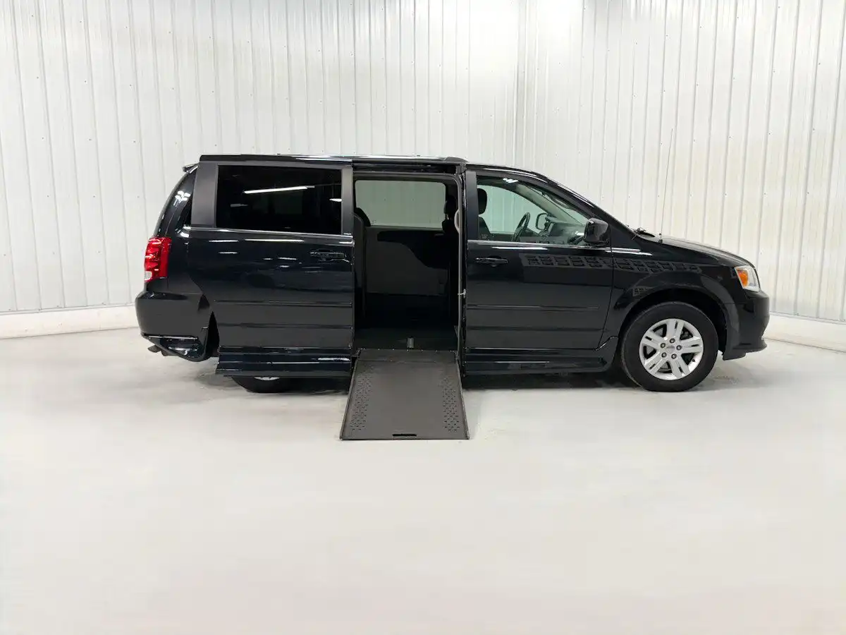 2013 Dodge Grand Caravan Crew's photo