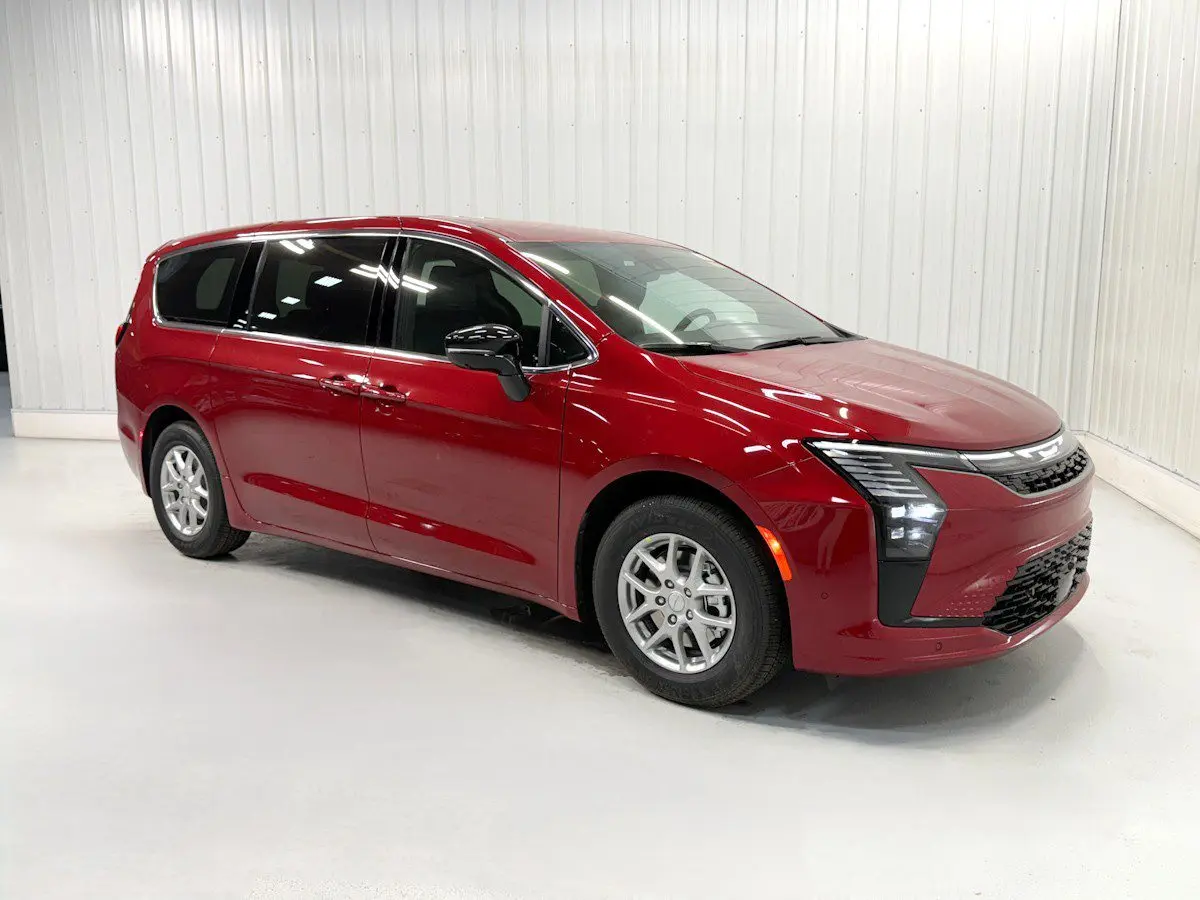 2027 Chrysler Pacifica Select photo 3