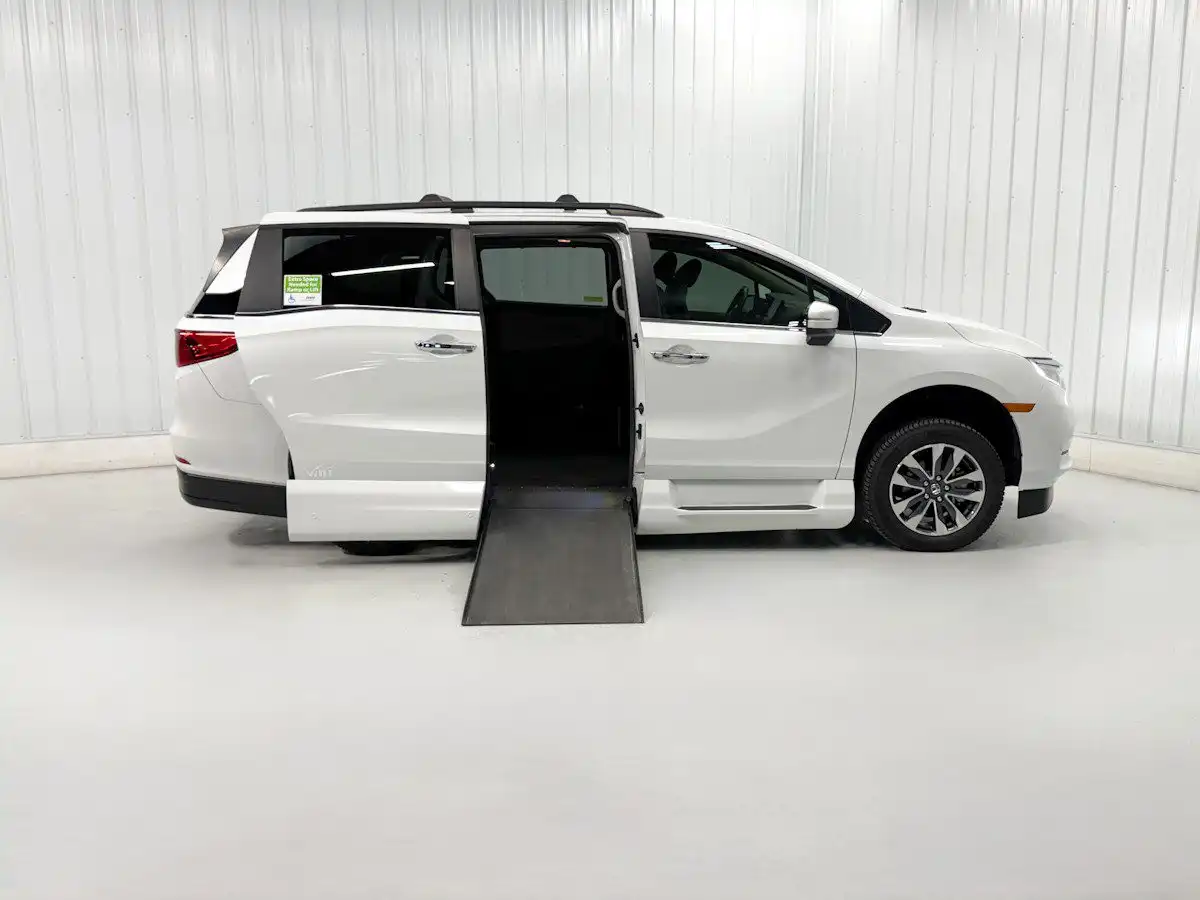 2021 Honda Odyssey EX-L's photo
