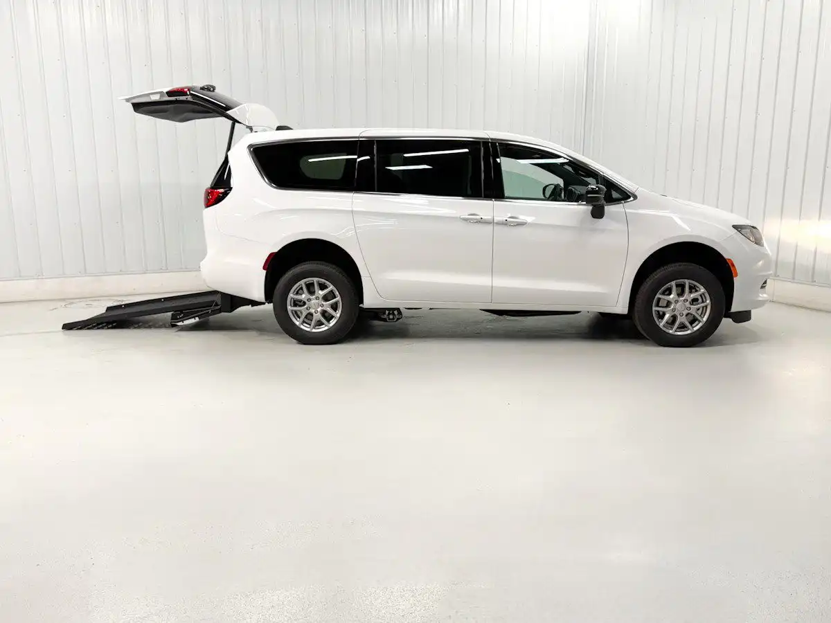 2027 Chrysler Voyager LX's photo