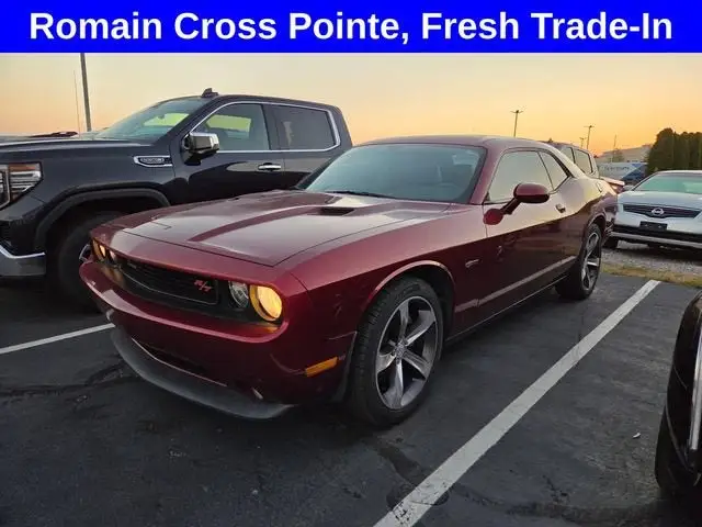 2014 Dodge Challenger SXT Plus photo 1
