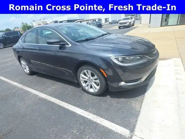 2016 Chrysler 200 Limited's photo
