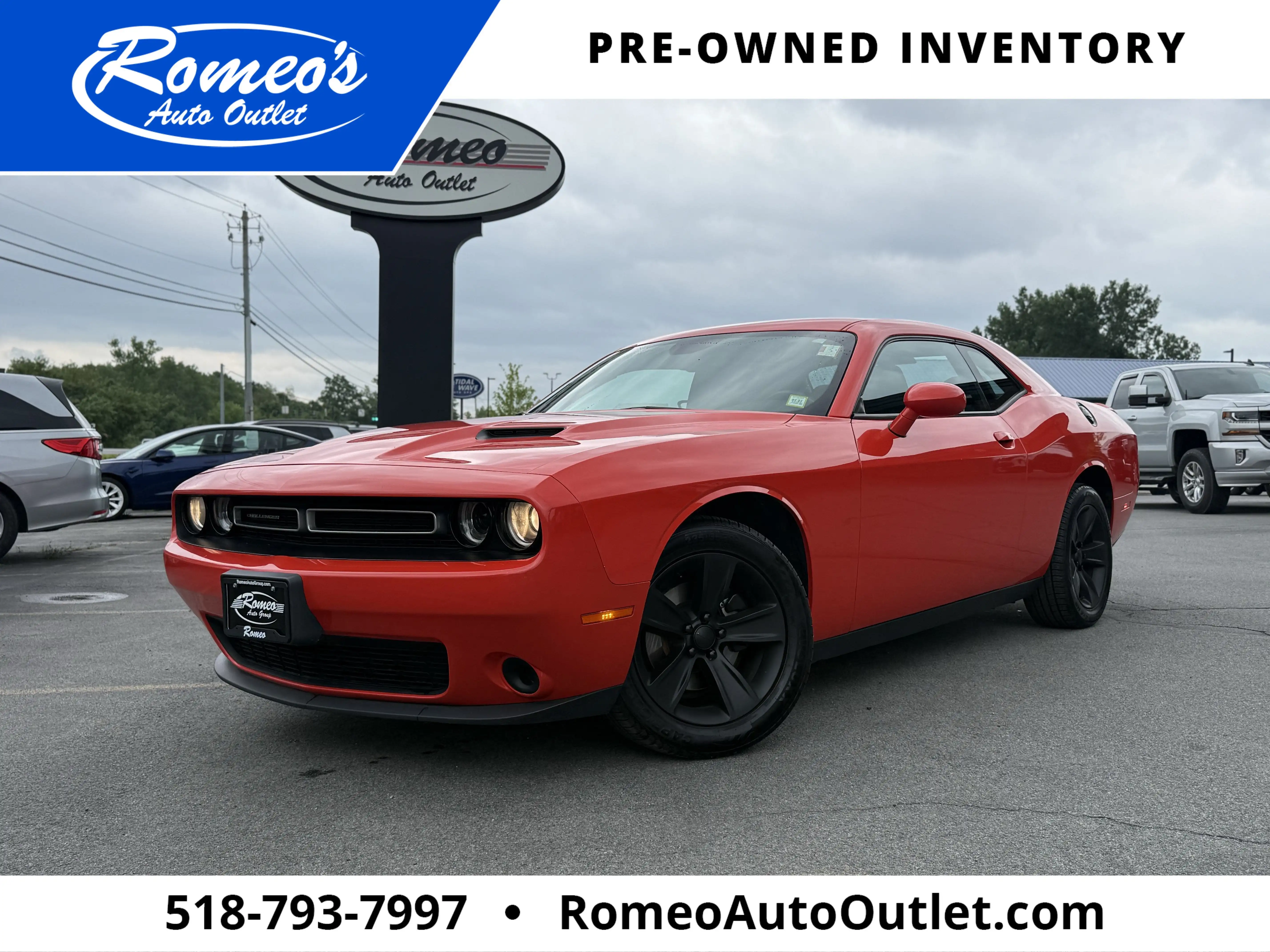 2020 Dodge Challenger SXT Auto's photo