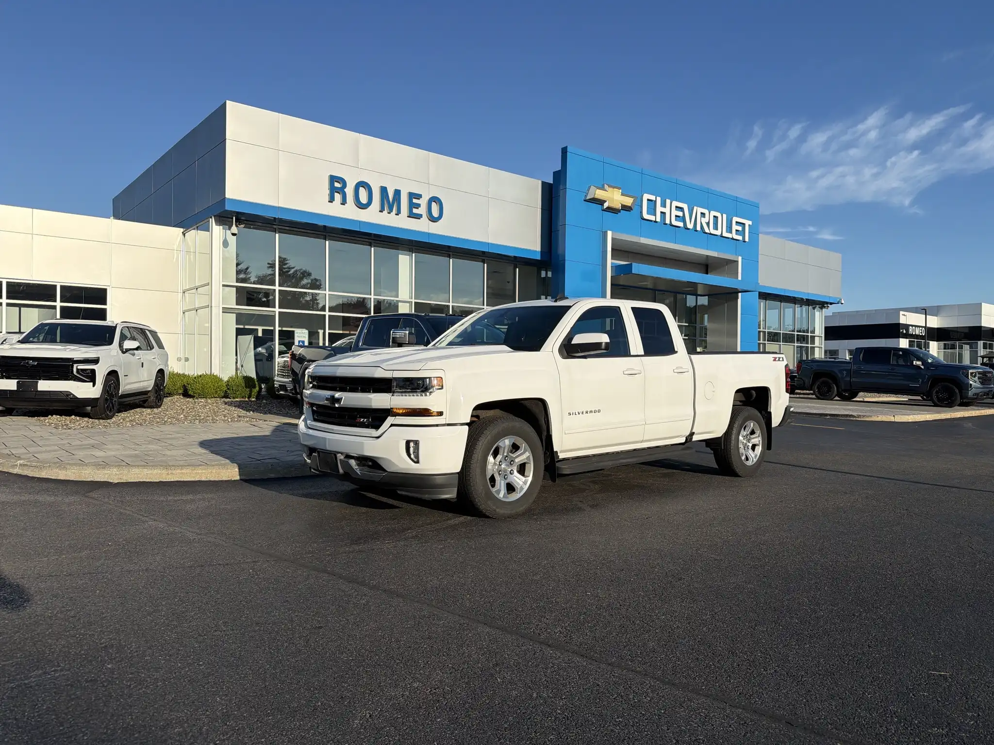 2019 Chevrolet Silverado 1500 Z71 4WD Double Cab Standard Box LT's photo