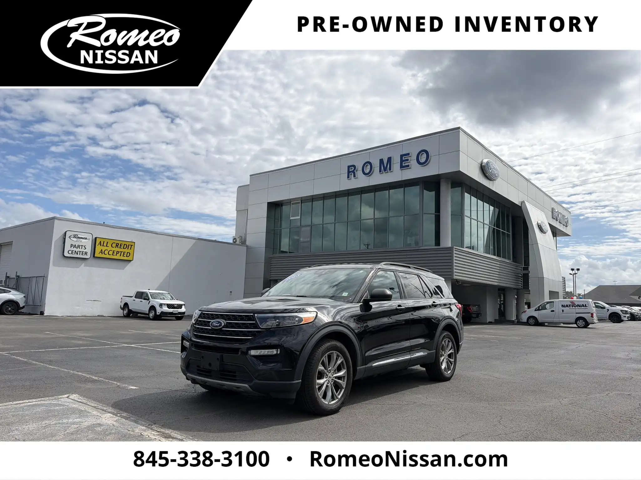 2023 Ford Explorer XLT 4WD's photo