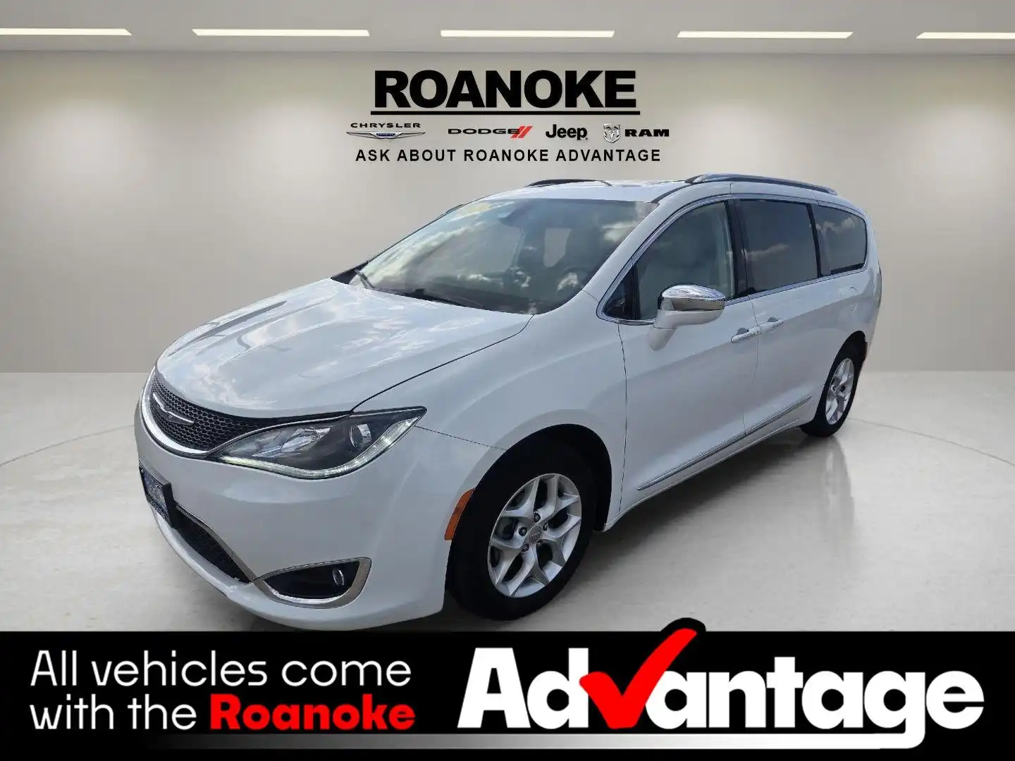 2020 Chrysler Pacifica Limited's photo