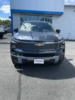 2025 Chevrolet Silverado EV LT Extended Range photo 1