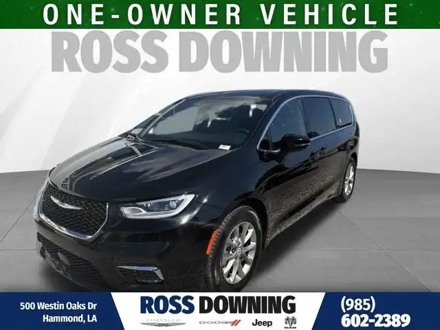 2026 Chrysler Pacifica Limited's photo
