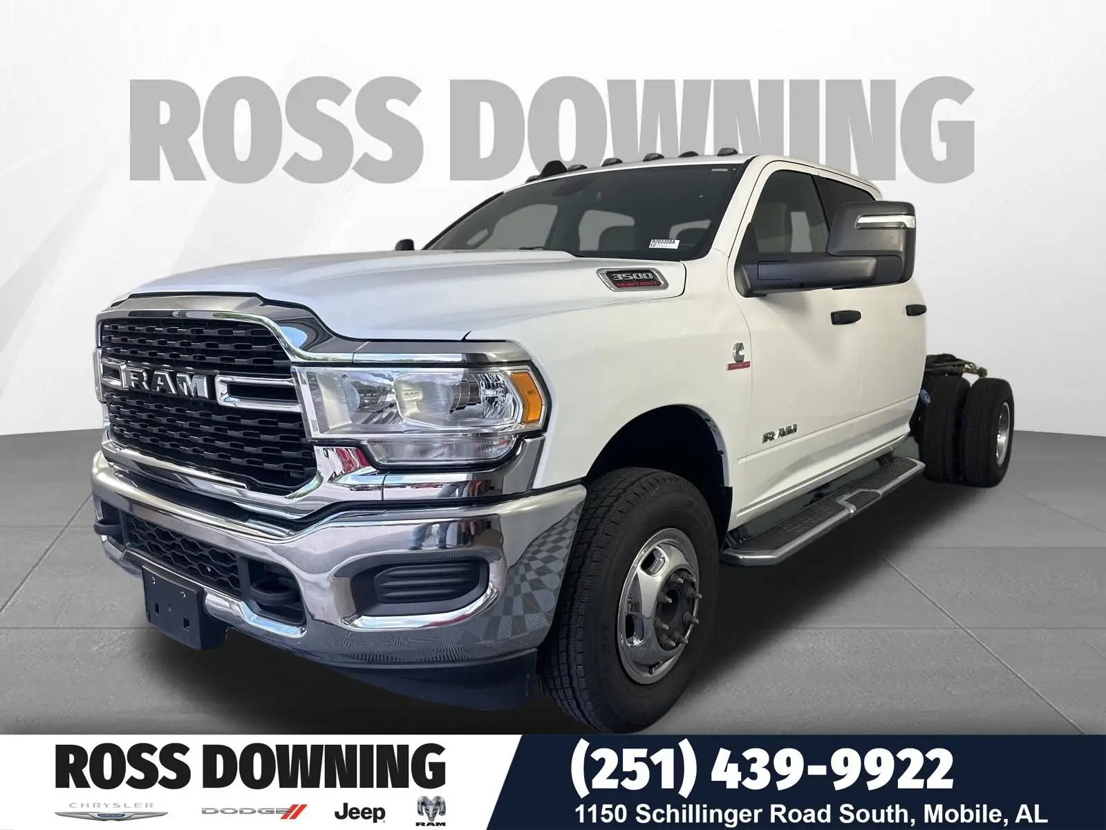 2024 RAM 3500 SLT 4X4 Crew Cab photo 1