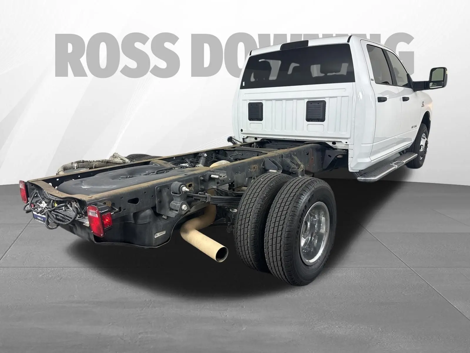 2024 RAM 3500 SLT 4X4 Crew Cab photo 4