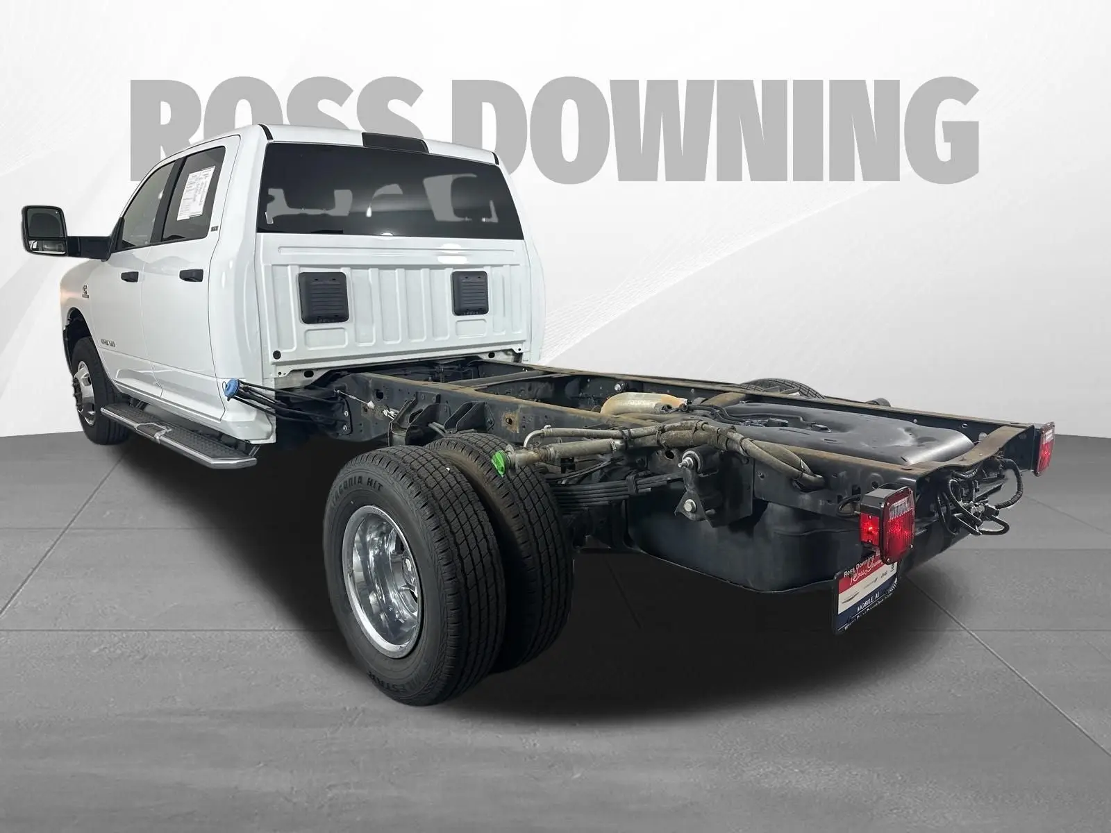 2024 RAM 3500 SLT 4X4 Crew Cab photo 5
