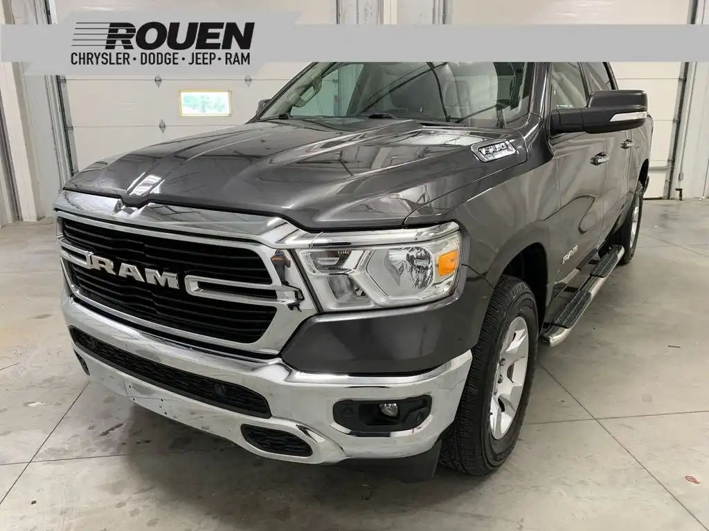 2020 RAM 1500 Big Horn/Lone Star 4x4 Crew Cab 5'7's photo