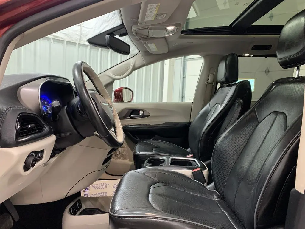 2019 Chrysler Pacifica Limited photo 4