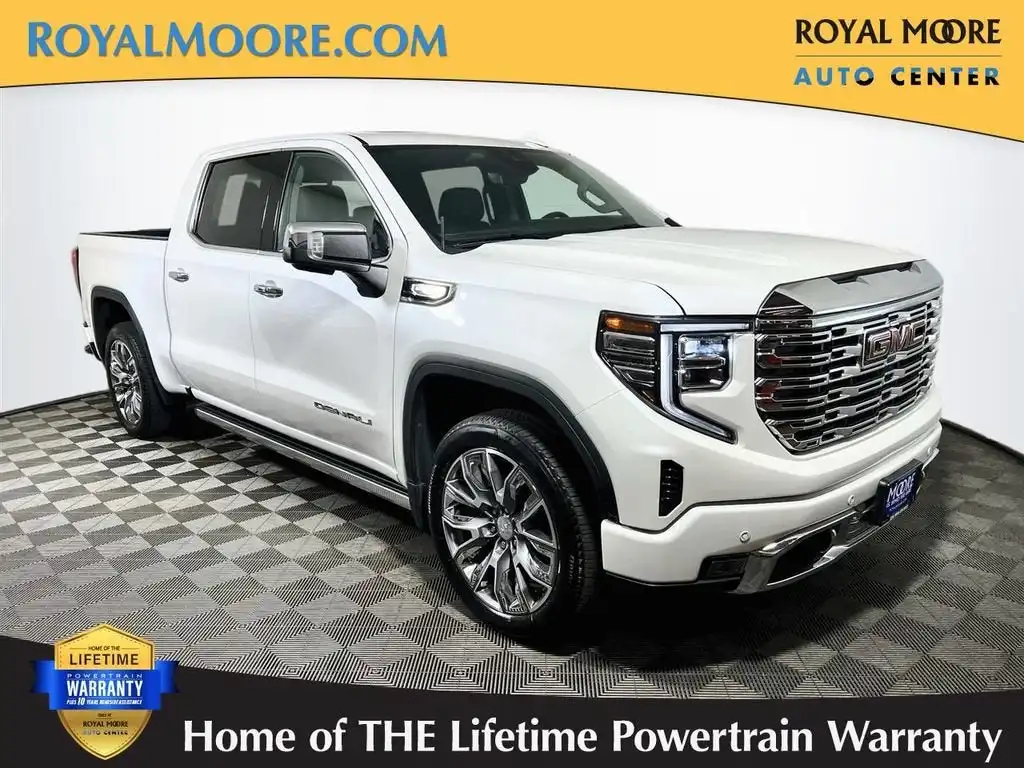 2023 GMC Sierra 4WD Crew Cab Short Box Denali's photo