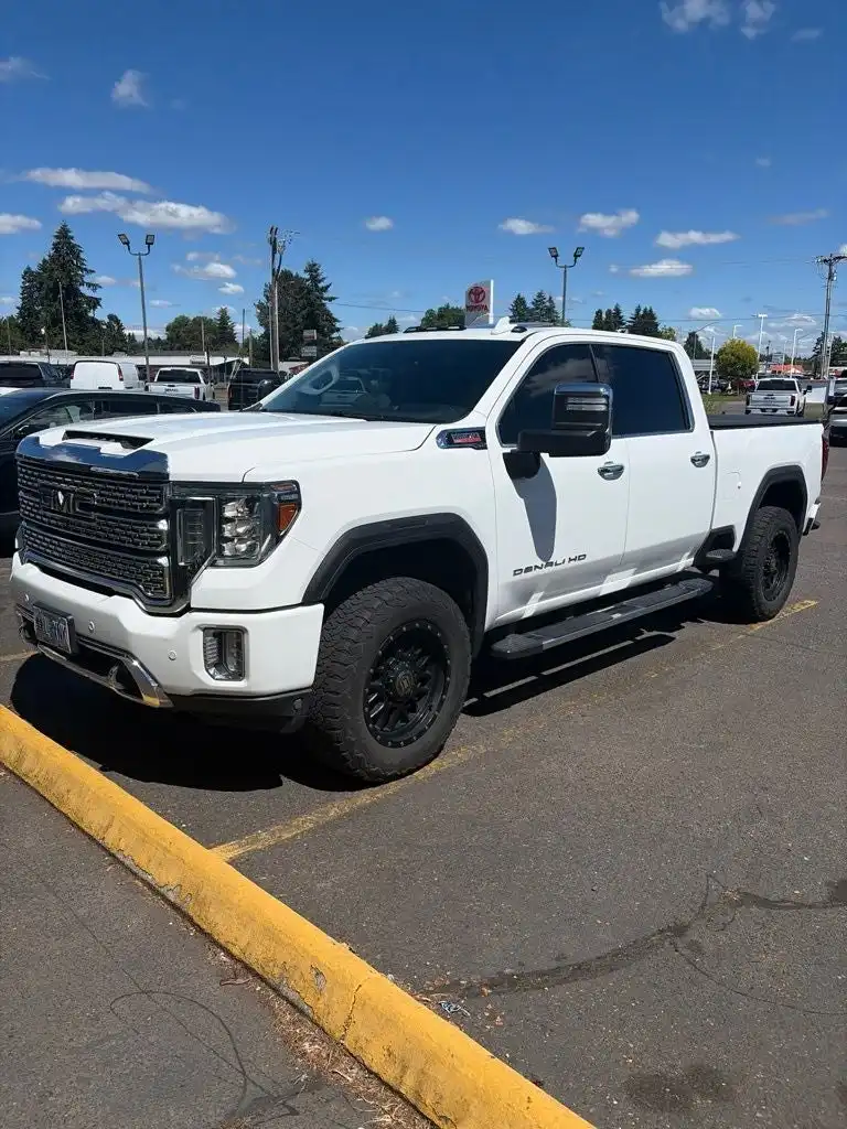 2020 GMC Sierra 4WD Crew Cab Standard Box Denali's photo