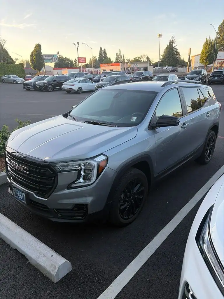 2024 GMC Terrain SLE AWD's photo