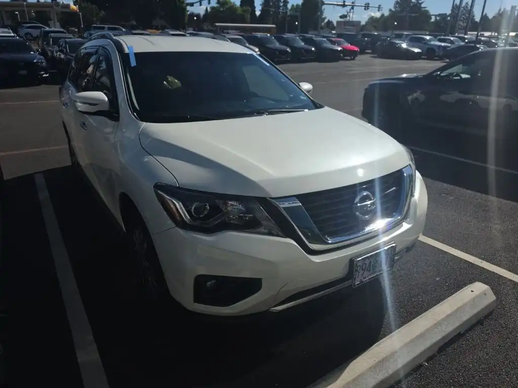 2020 Nissan Pathfinder SV 4WD's photo