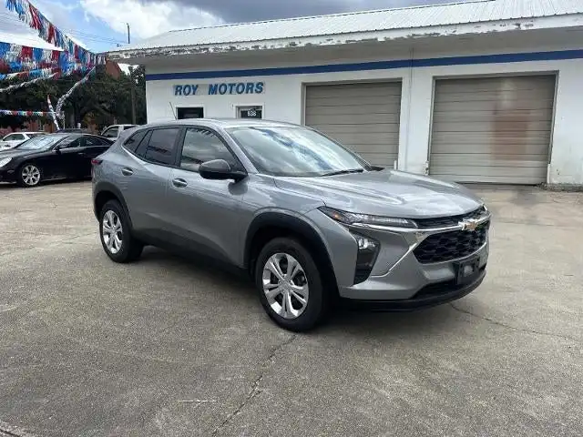 2024 Chevrolet Trax LS's photo