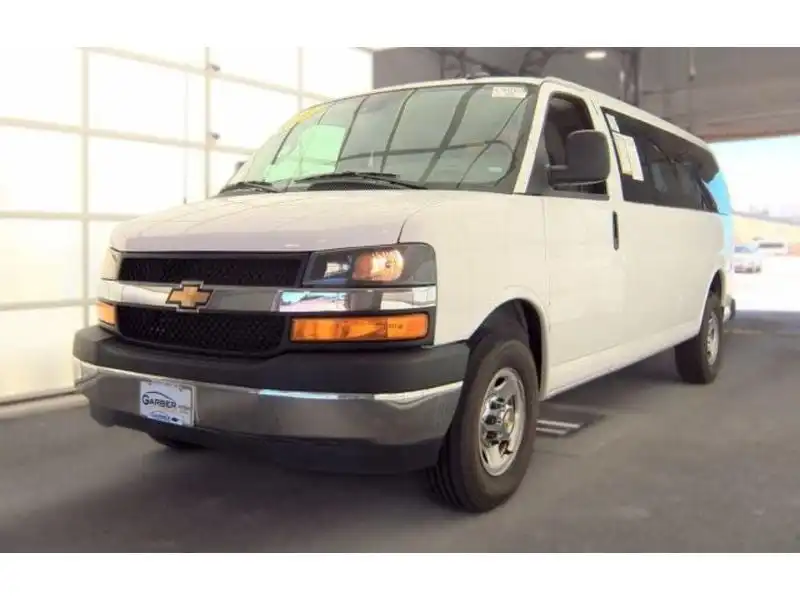 2024 Chevrolet Express 3500 LT Extended's photo