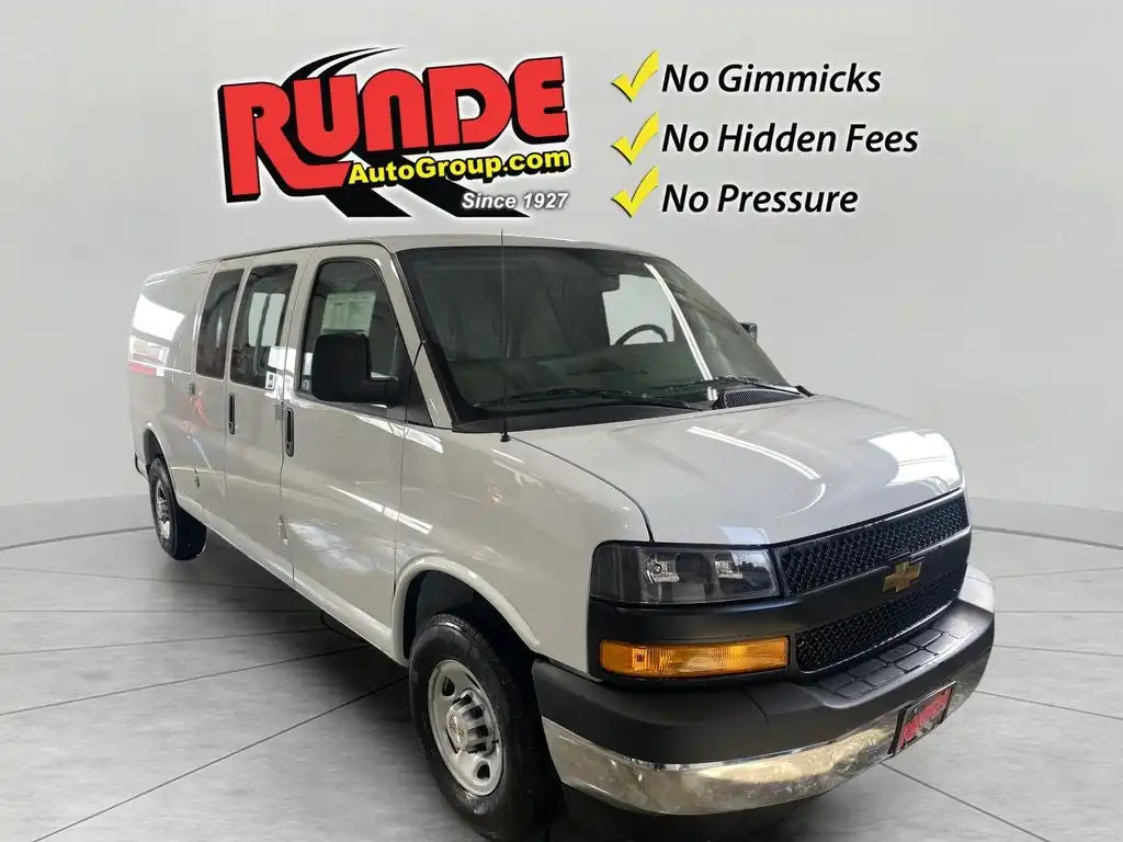2026 Chevrolet Express 2500 Extended Work Van HD's photo
