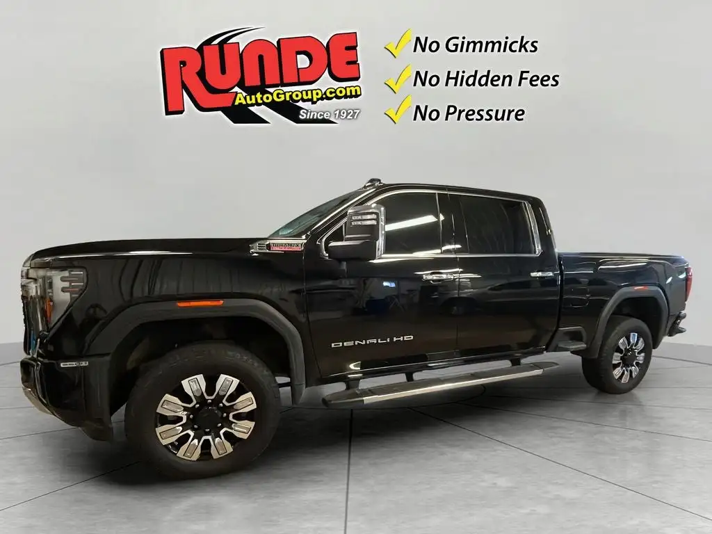 2024 GMC Sierra 4WD Crew Cab Standard Box Denali's photo