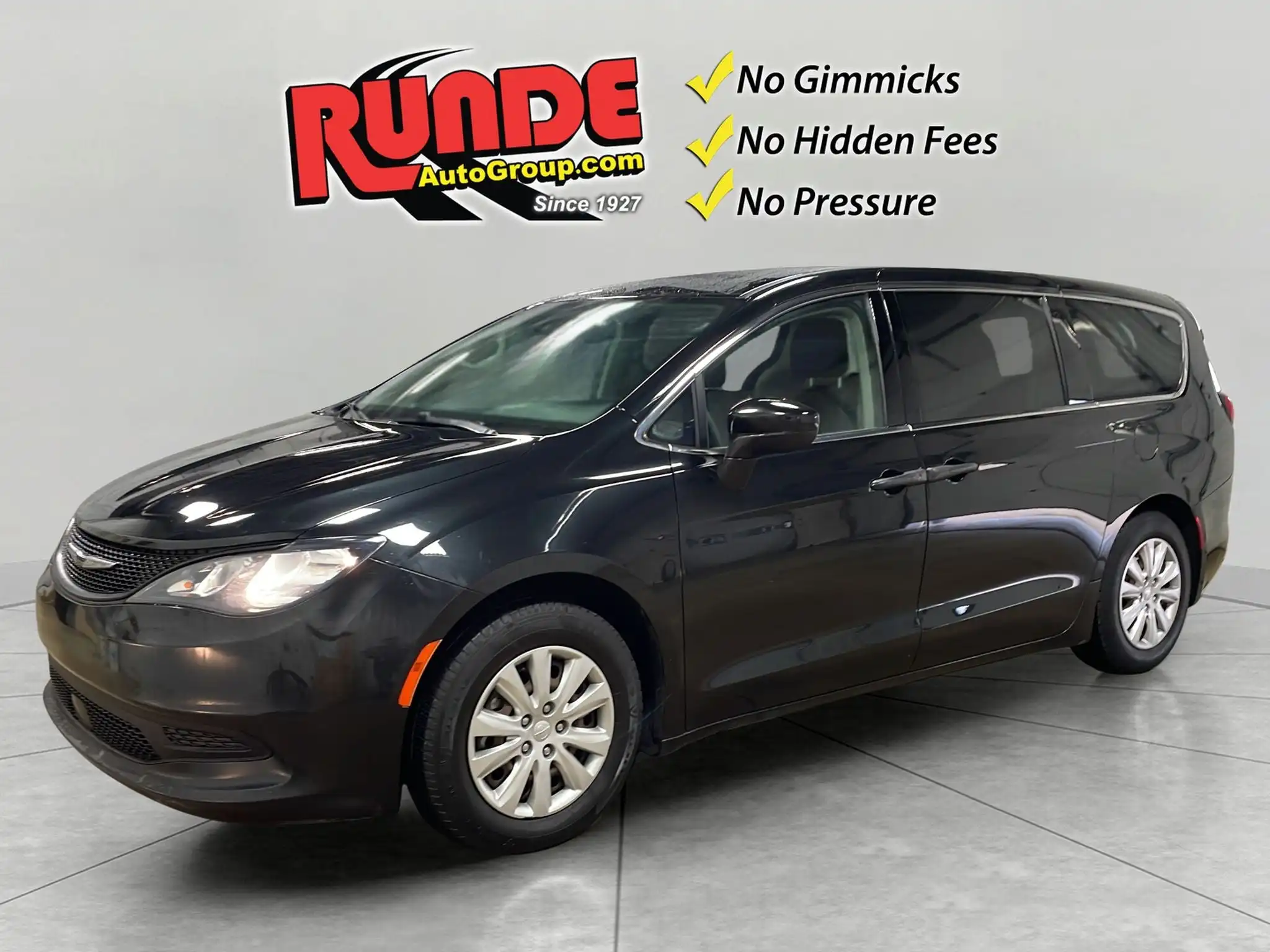 2021 Chrysler Voyager L's photo