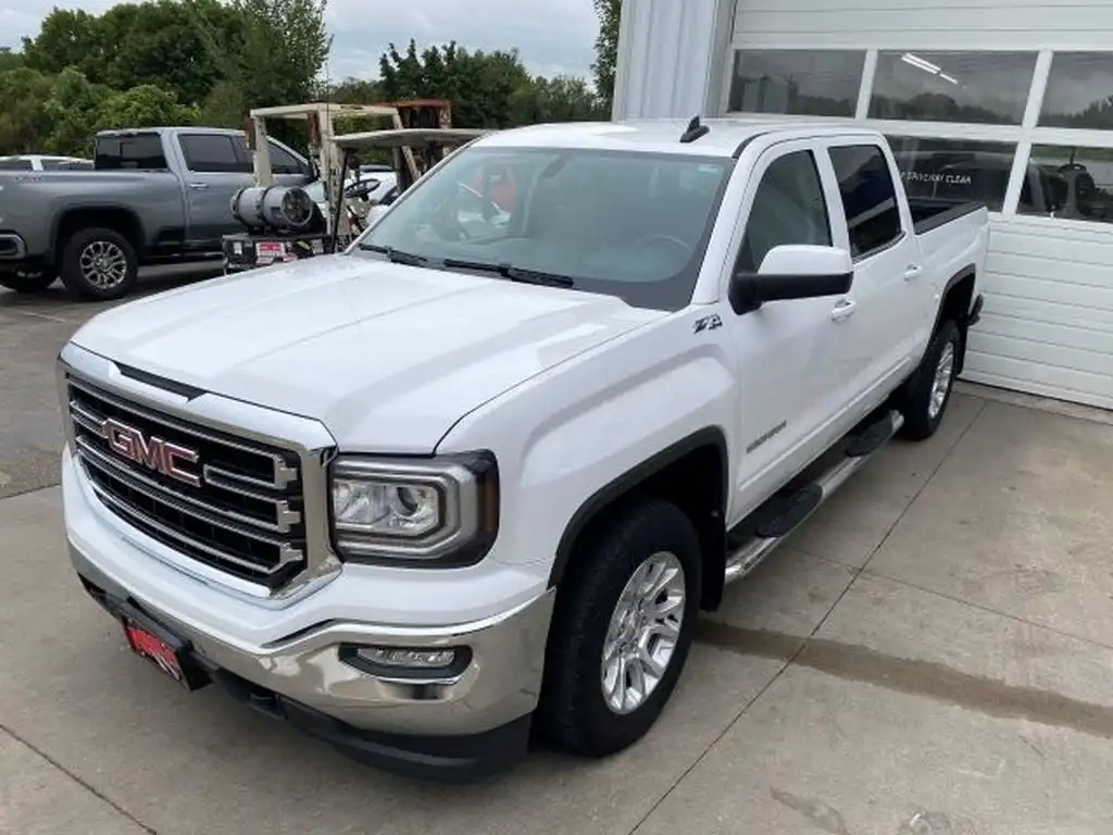 2017 GMC Sierra SLE 4WD Crew Cab Short Box's photo
