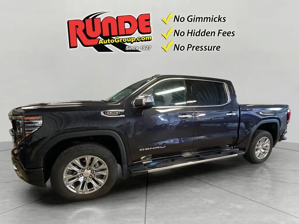 2023 GMC Sierra 4WD Crew Cab Short Box Denali's photo