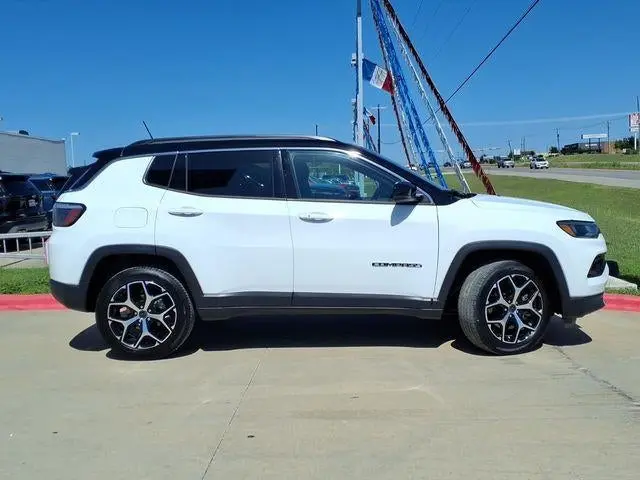2025 Jeep Compass Limited 4X4 photo 5