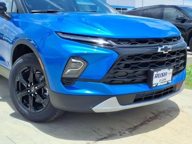 2026 Chevrolet Blazer 2.0T 2LT FWD photo 3