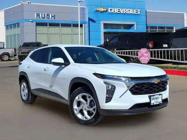 2024 Chevrolet Trax LS's photo