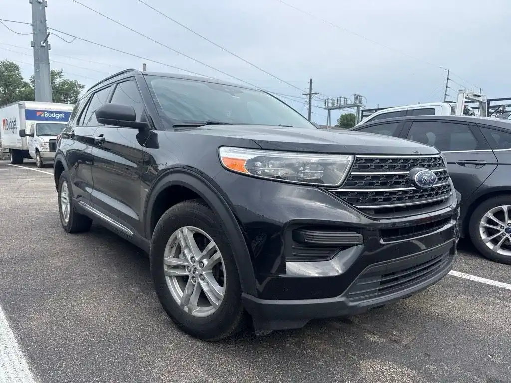 2021 Ford Explorer XLT 4WD's photo