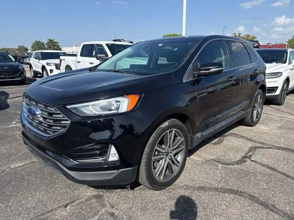 2019 Ford Edge Titanium's photo
