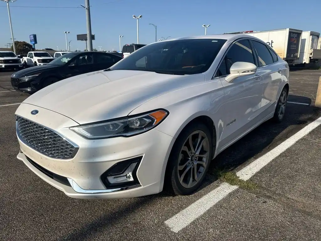 2019 Ford Fusion Titanium's photo