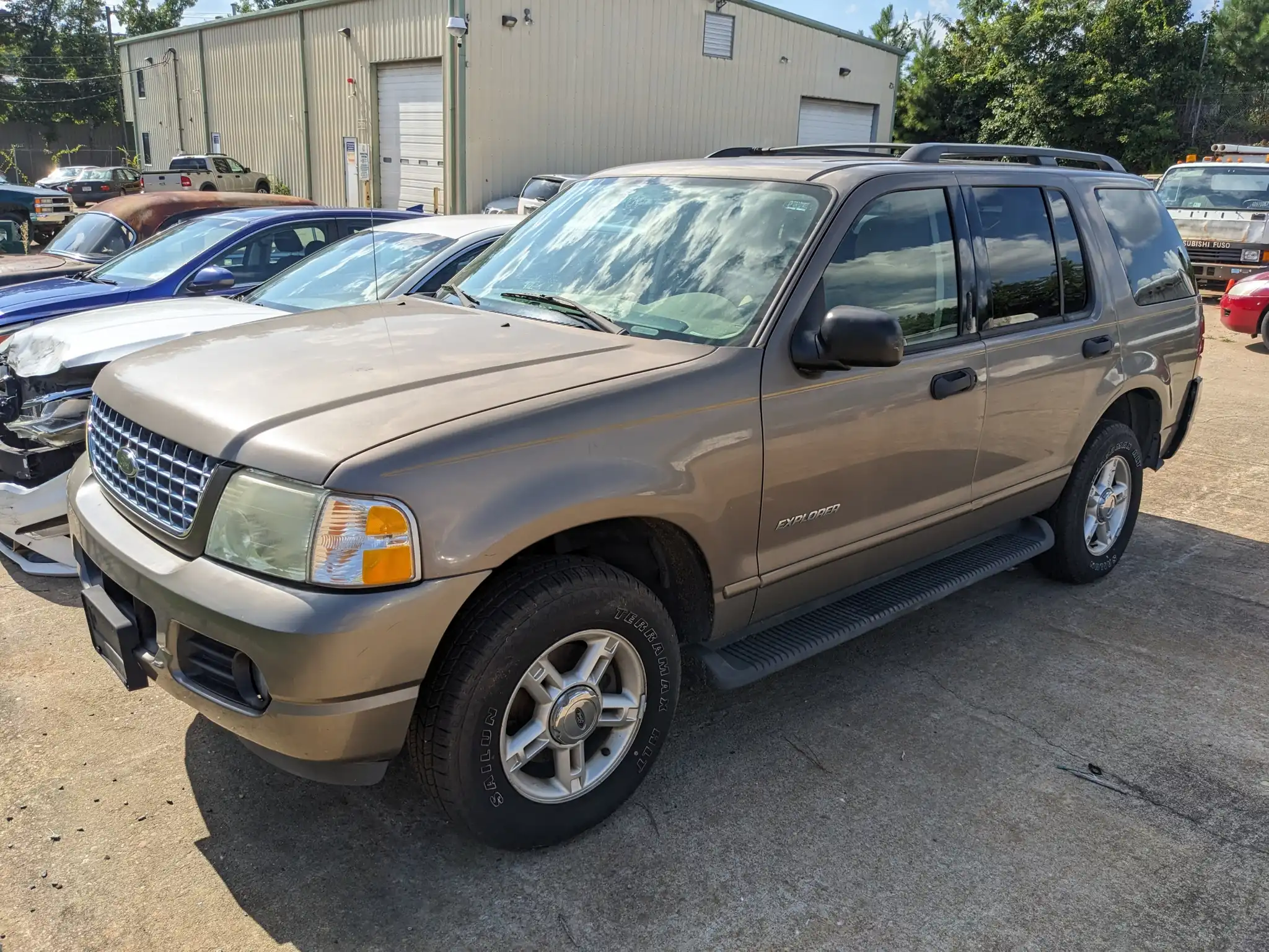 2004 Ford Explorer's photo
