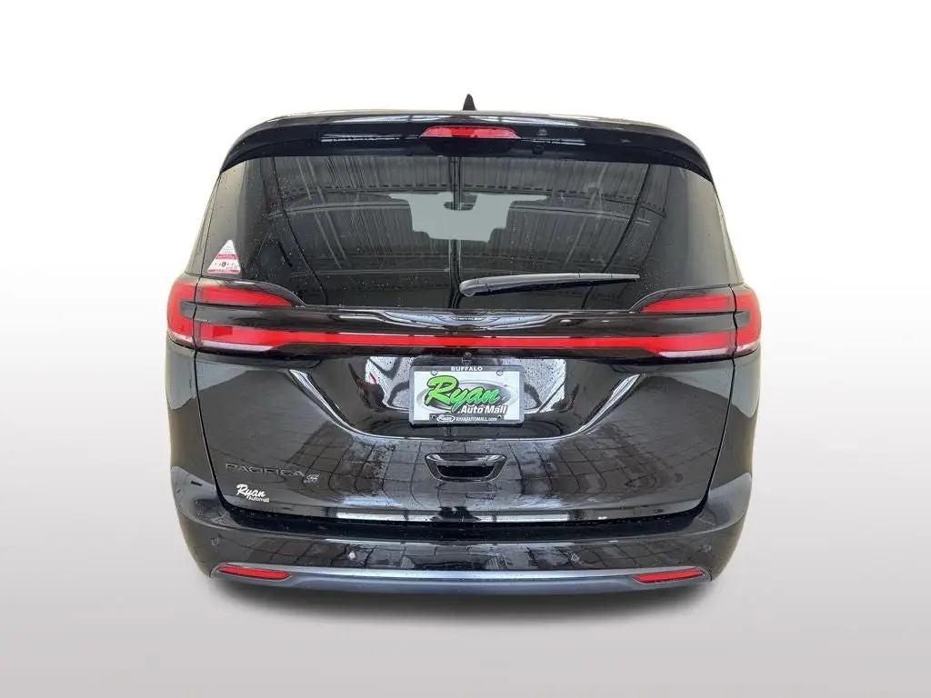 2026 Chrysler Pacifica Select photo 4