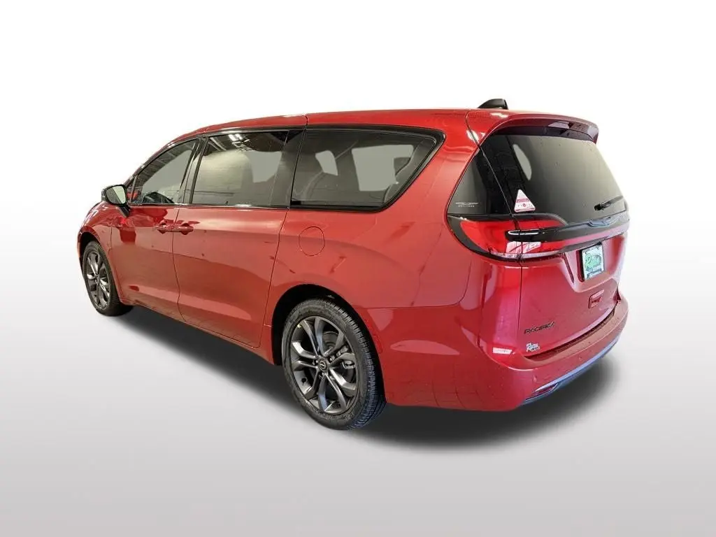 2026 Chrysler Pacifica Select photo 3