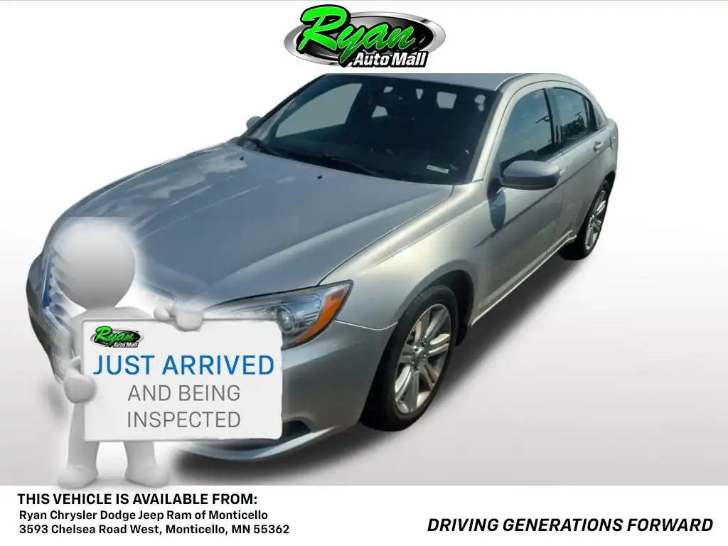 2012 Chrysler 200 Touring's photo