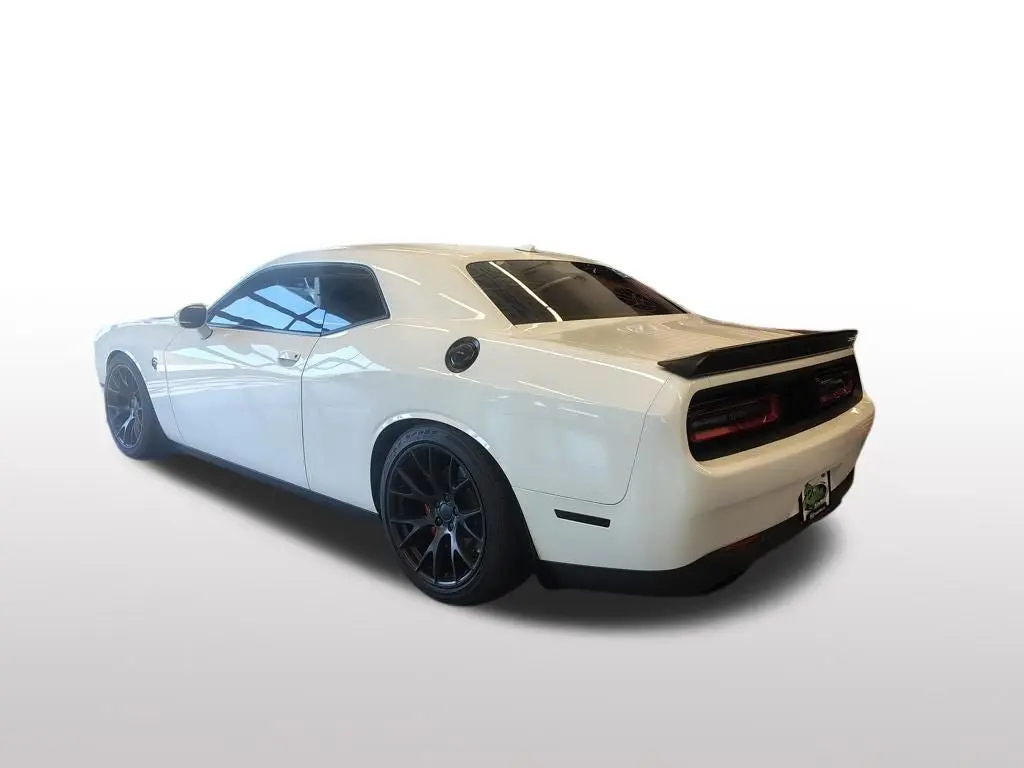 2016 Dodge Challenger SRT Hellcat photo 3