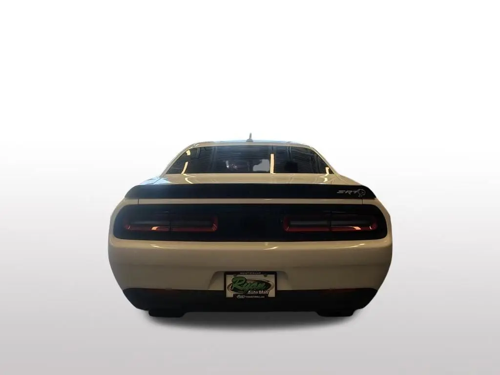 2016 Dodge Challenger SRT Hellcat photo 5