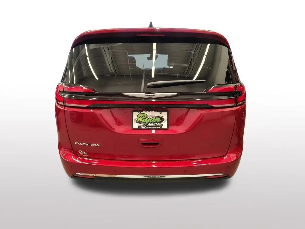 2026 Chrysler Pacifica Select photo 4
