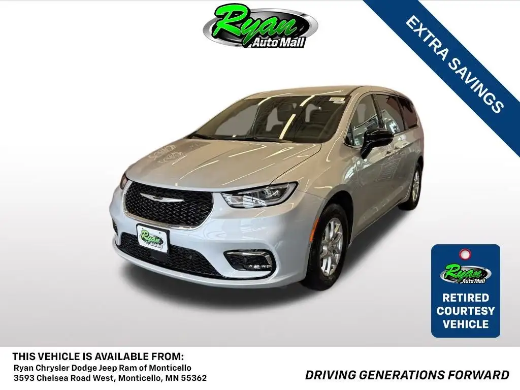 2026 Chrysler Pacifica Select's photo