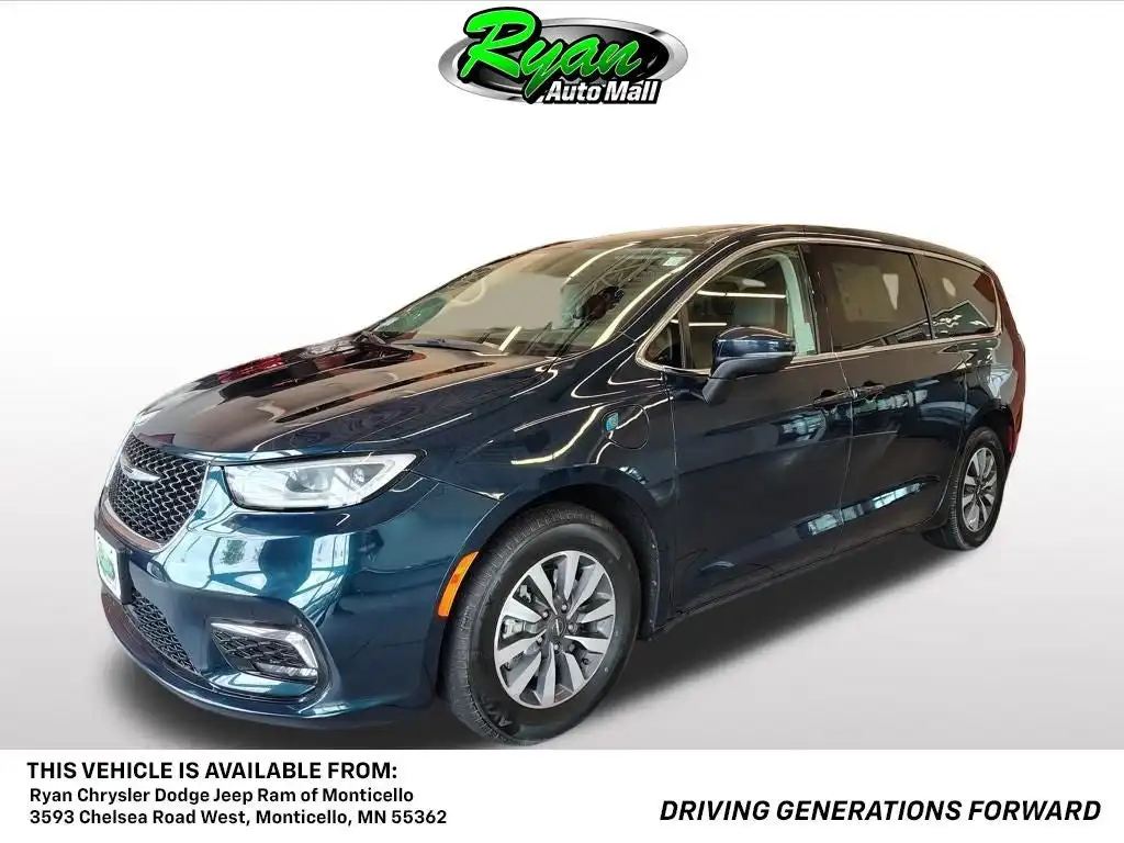 2023 Chrysler Pacifica Hybrid Touring L Hybrid's photo